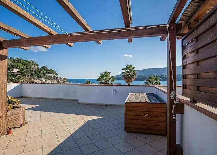 公寓 La Terrazza Sul Mare 阿祖罗港