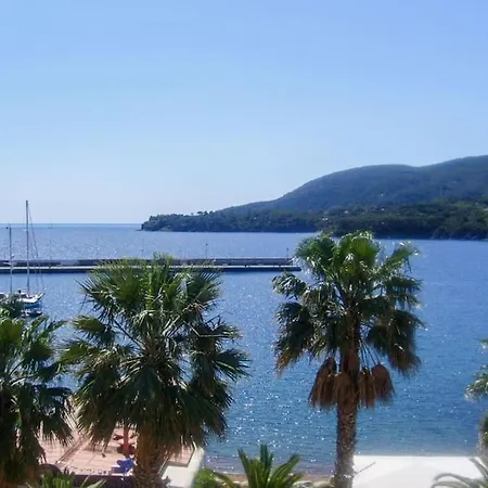 公寓 La Terrazza Sul Mare 阿祖罗港