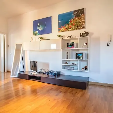 La Terrazza Sul Mare 公寓 阿祖罗港