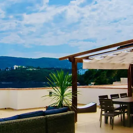 La Terrazza Sul Mare * 阿祖罗港